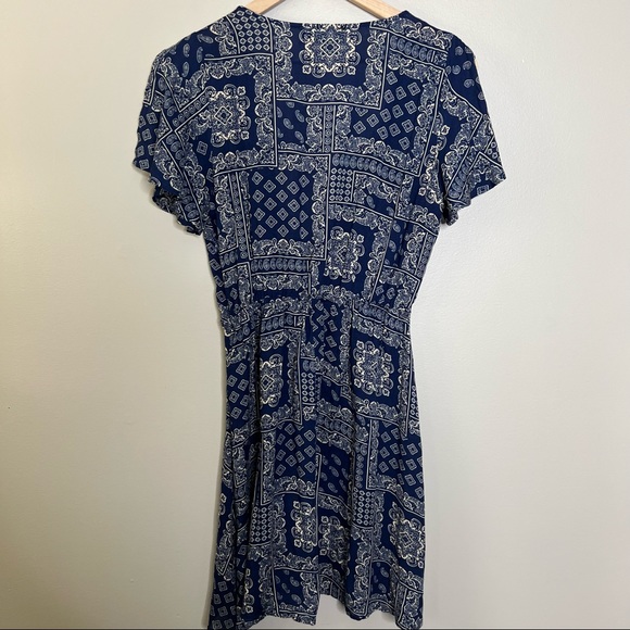Lulus blue paisley bandana tie front mini dress size small - Picture 7 of 12